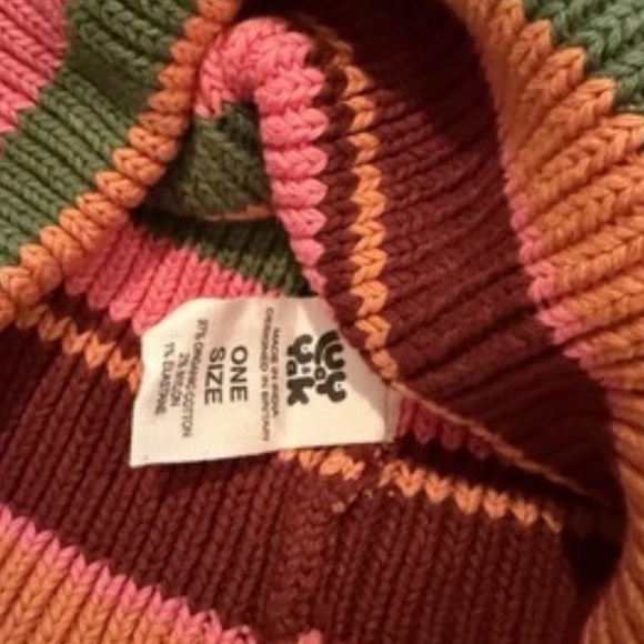 Set of two Lucy & Yak striped beanies - Picture 5 of 10